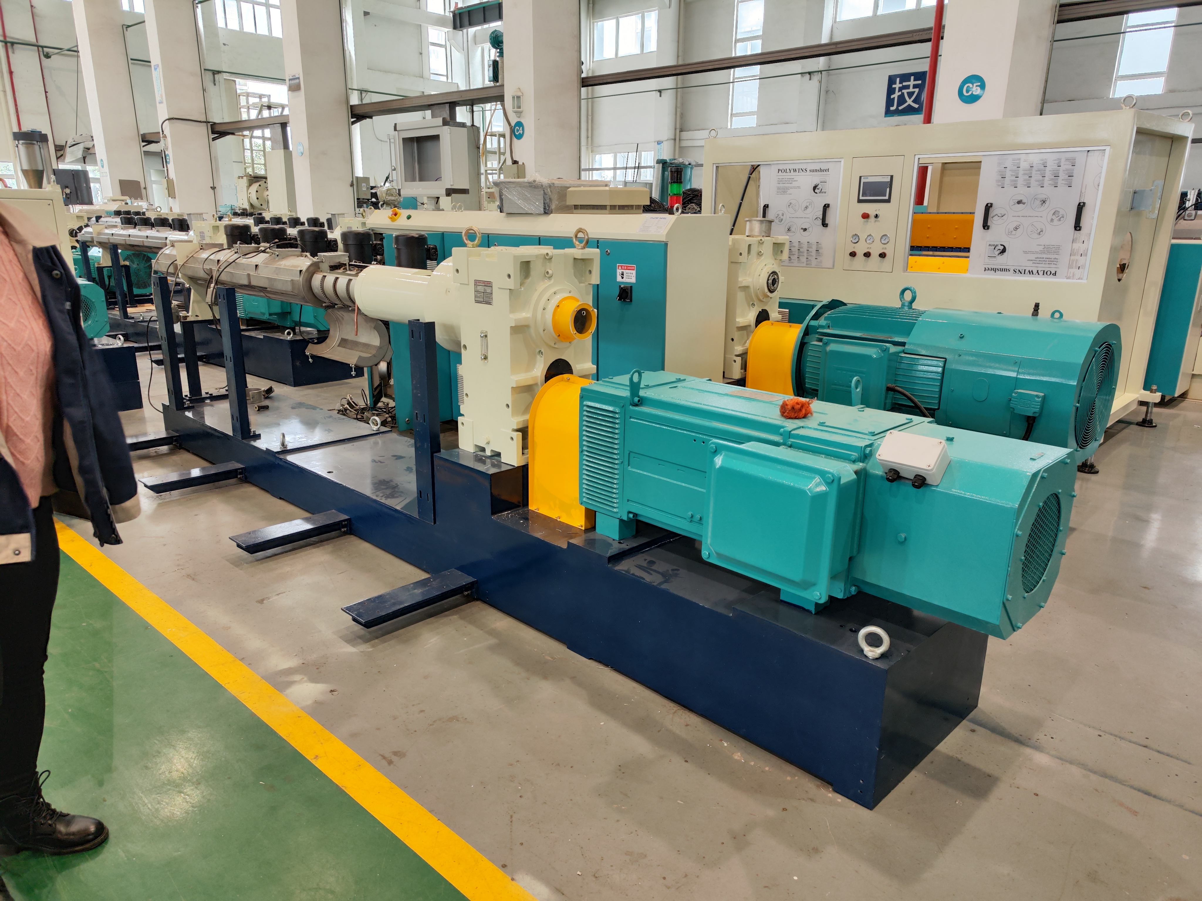 Двигатель переменного тока с регулируемой скоростью YJP для пластика 2